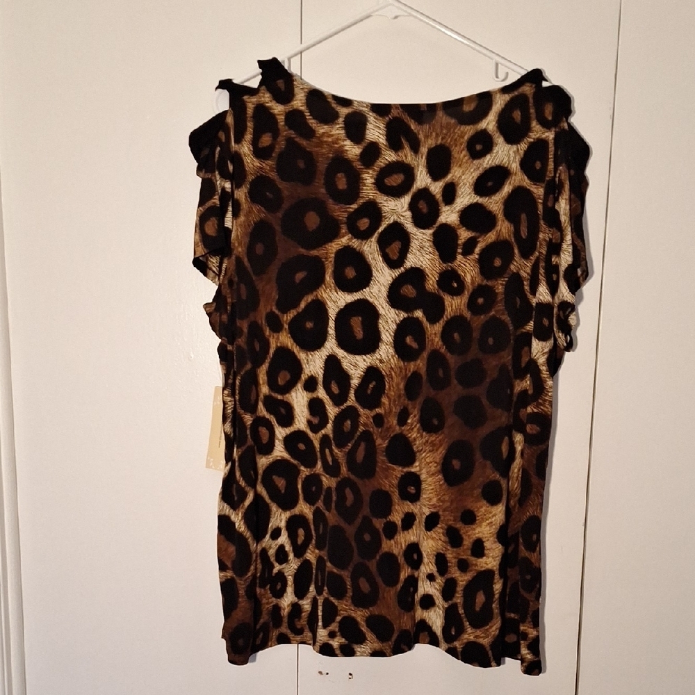 Leopard Print Women's Top - Picture 5 of 5
